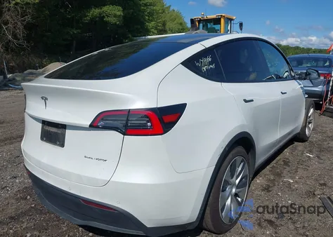 2020 Tesla Model Y Long Range Dual Motor All-Wheel Drive z USA, uszkodzony, nr VIN 5YJYGDEE8LF035966